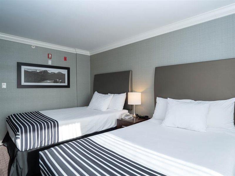 Sandman Hotel רד דיר מראה חיצוני תמונה