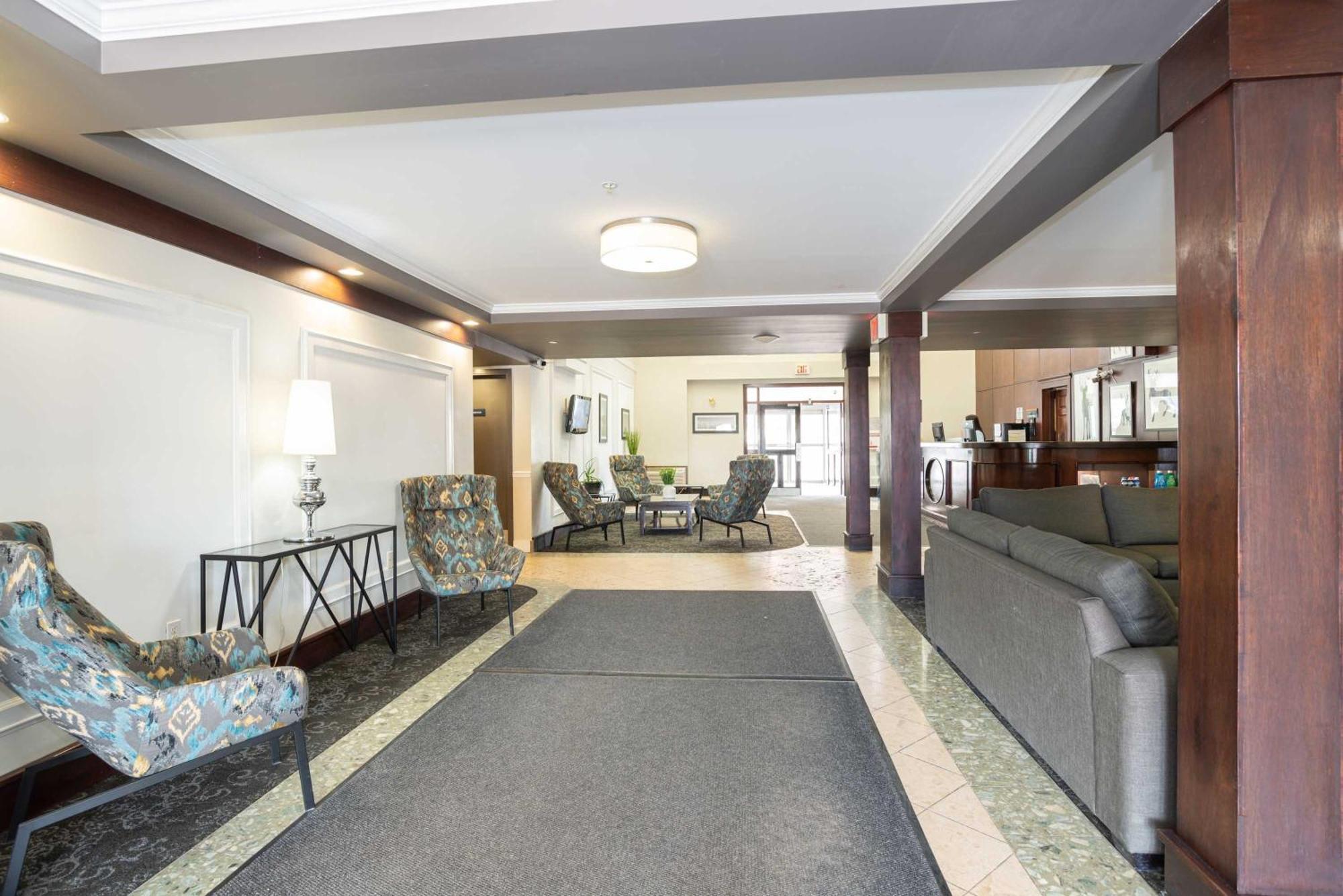 Sandman Hotel רד דיר מראה חיצוני תמונה