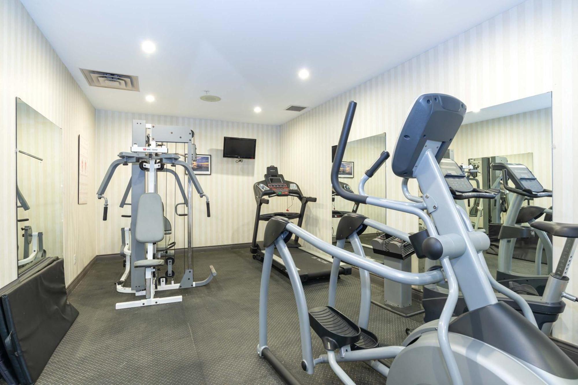 Sandman Hotel רד דיר מראה חיצוני תמונה