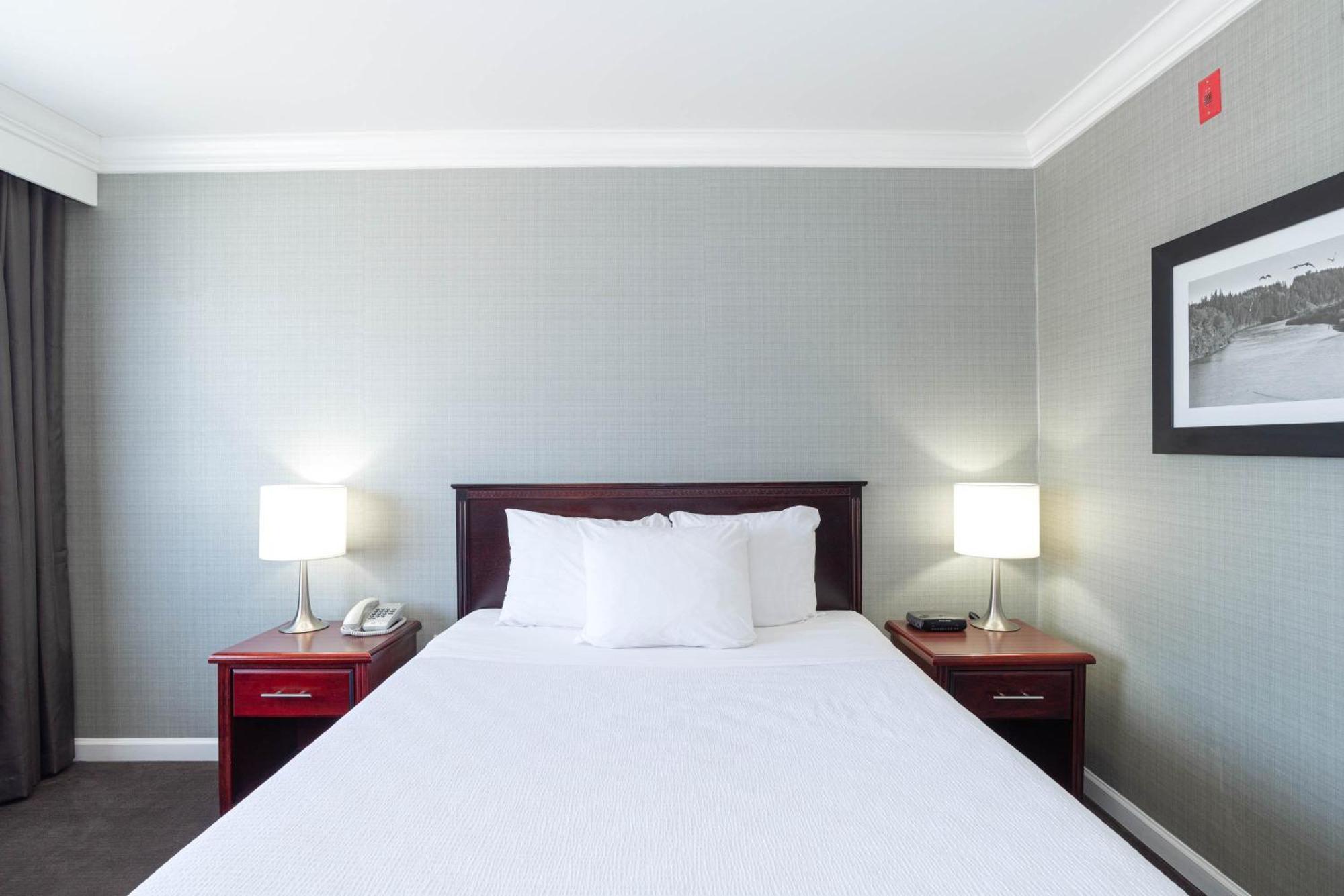 Sandman Hotel רד דיר מראה חיצוני תמונה