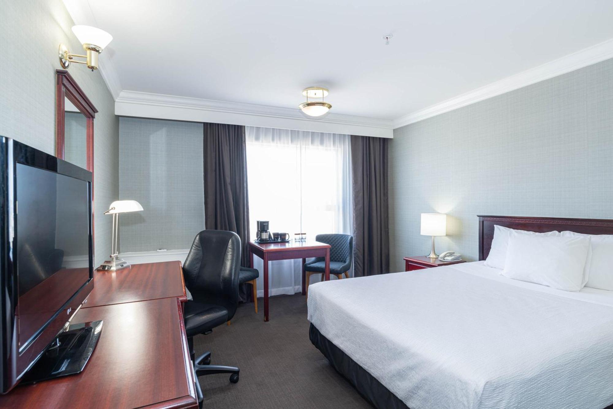 Sandman Hotel רד דיר מראה חיצוני תמונה